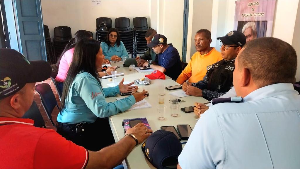 Instalación de la Comisión de seguridad, DDHH, justicia y paz y prevención ciudadana A cargo de @MarisolRPsuv con la presencia de <a href="/PoliciaAraguaPA/">Policía del Estado Bolivariano de Aragua</a> <a href="/Cicpc064/">Delegación Estadal Aragua</a>, La Brigada Antonio Ricaurte adscrita a <a href="/PCivil_Ve/">Protección Civil</a> y @MPV_Aragua 
#LasSancionesSonContraElPueblo
<a href="/NicolasMaduro/">Nicolás Maduro</a> 
<a href="/dcabellor/">Diosdado Cabello R</a>