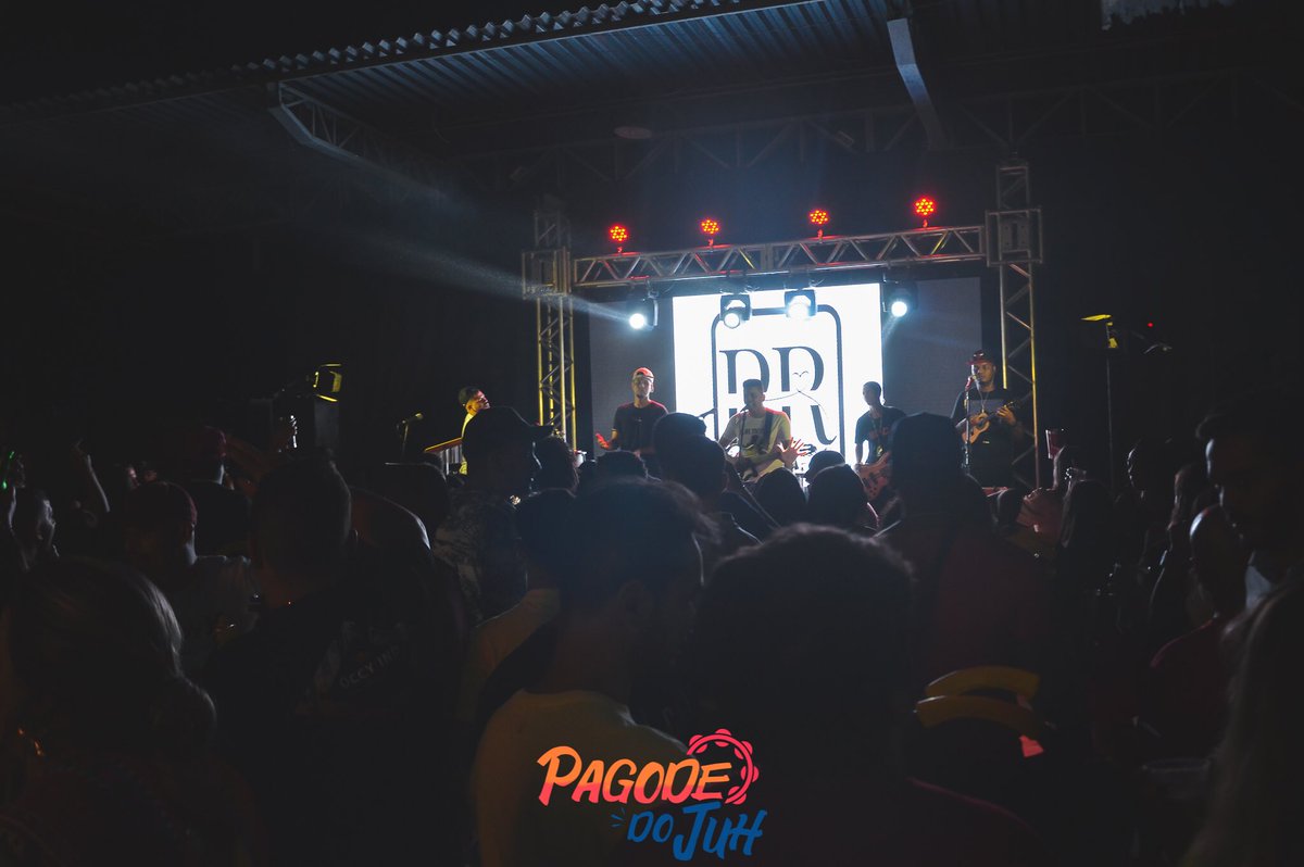 PintouRomance's tweet photo. #caratingamg #samba #pagode #pintouromance #musica #show #pagodedoju https://t.co/Yv4EcWXz3V