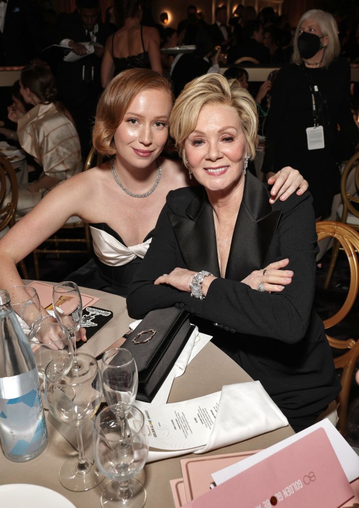 DailyJeanSmart's tweet image. Jean Smart and Hannah Einbinder at the 80th Annual Golden Globe Awards (2023).