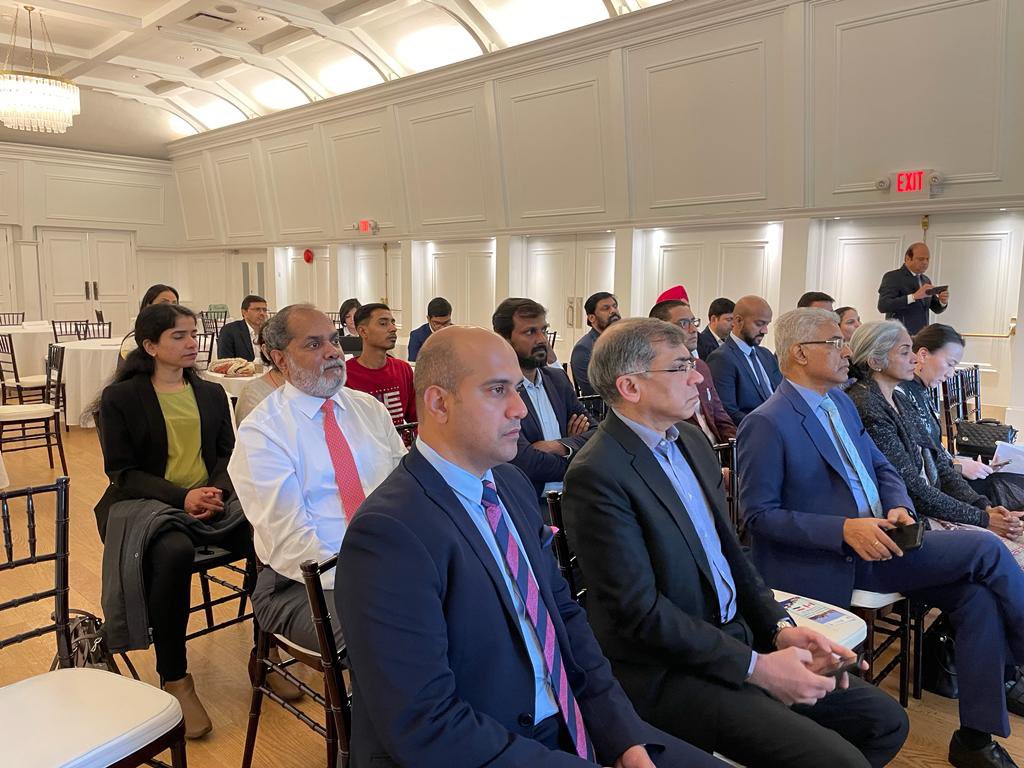 cgivancouver's tweet image. @cgivancouver organized a b2b meeting for 15 member delegation from India led by @FieoHq  at #Vancouver on day 1 of the visit. An engaging event, providing partnership opportunities to SME companies. #BCIndiaParnership @HCI_Ottawa @DoC_GoI