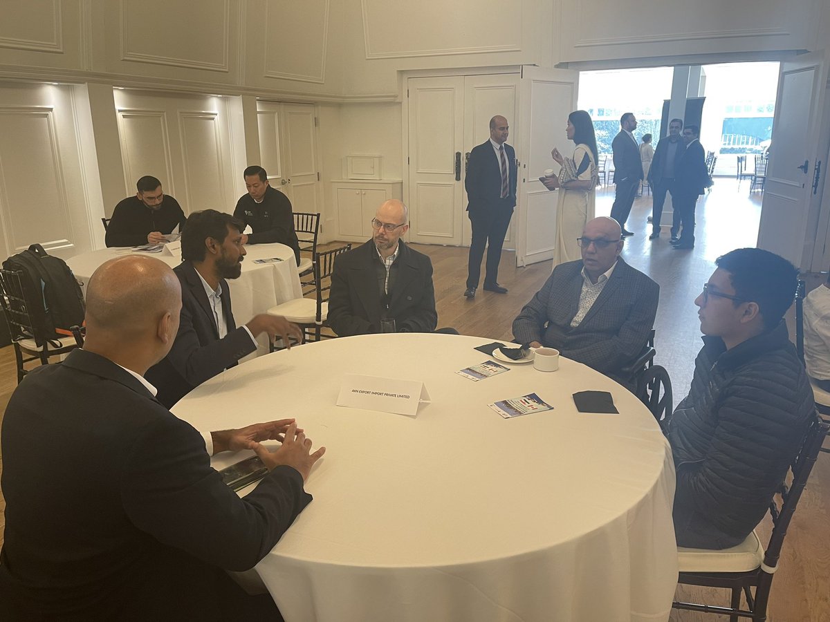 cgivancouver's tweet image. @cgivancouver organized a b2b meeting for 15 member delegation from India led by @FieoHq  at #Vancouver on day 1 of the visit. An engaging event, providing partnership opportunities to SME companies. #BCIndiaParnership @HCI_Ottawa @DoC_GoI