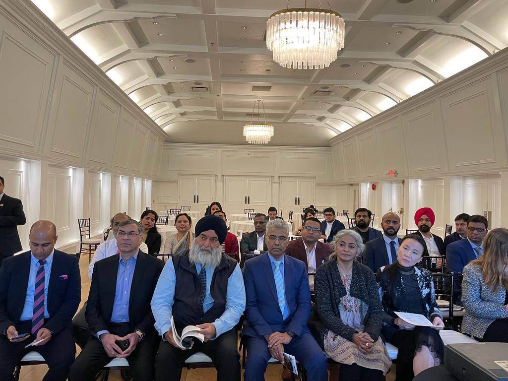 cgivancouver's tweet image. @cgivancouver organized a b2b meeting for 15 member delegation from India led by @FieoHq  at #Vancouver on day 1 of the visit. An engaging event, providing partnership opportunities to SME companies. #BCIndiaParnership @HCI_Ottawa @DoC_GoI