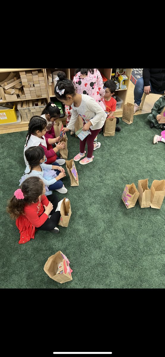 Teaching Children KINDNESS is essential…💝
#happychildren#improvedhealth#gratitude#senseofbelonging#lessbullying
<a href="/LASchoolsEast/">LAUSD Region East</a> <a href="/Kelly4LASchools/">Kelly Gonez, LAUSD</a> <a href="/SunSchools/">Region North Sun Valley Network of Schools</a> <a href="/ECED4LA/">ECE4LA</a> <a href="/EarlyEd_Ife/">Team ECED</a> <a href="/LAUSDSup/">Alberto M. Carvalho</a>