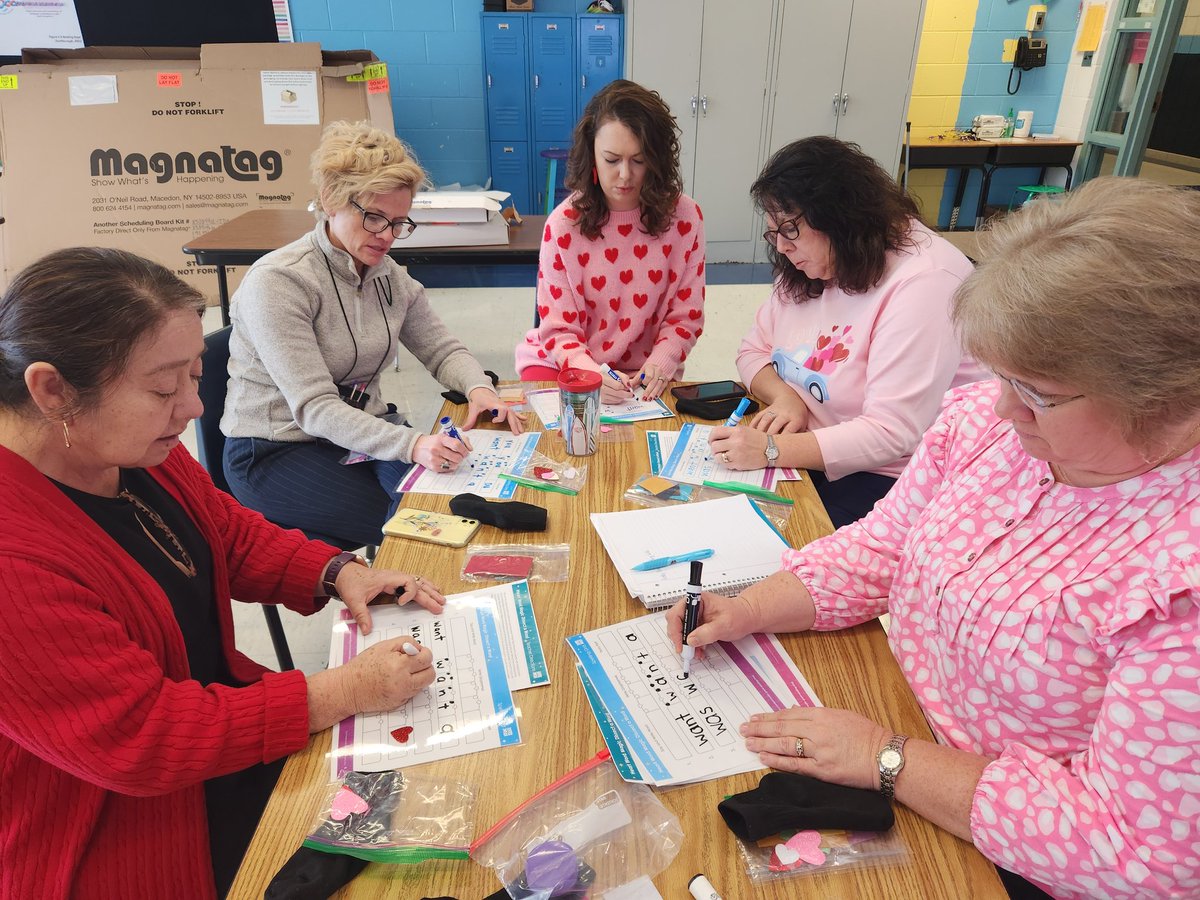 Kimberl44314688's tweet photo. The perfect day for the Heart Word Strategy PD at NES! Thank you for a fun morning! https://t.co/LwvPCuyWZv