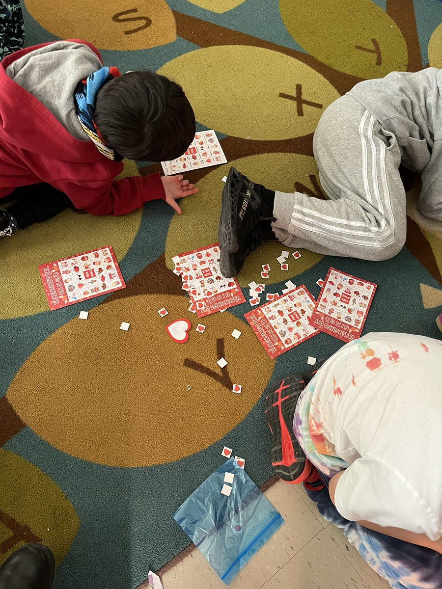 MsSiddiqi12's tweet photo. We celebrated Valentine’s Day with our Learning Buddies too! Happy Valentine’s Day! @melsolnik @orioleparkjps https://t.co/CYpDYwtNun