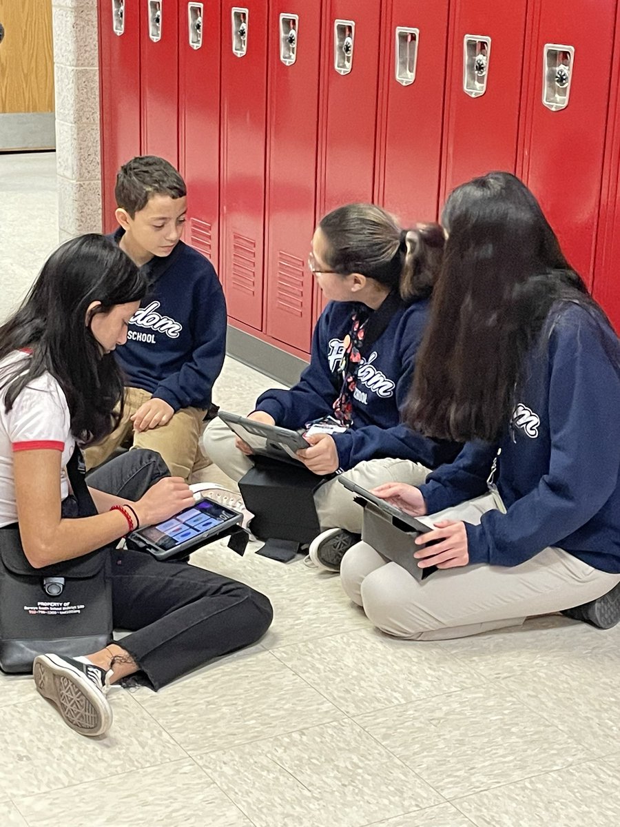 LJohnsonELA's tweet photo. Charity PSAs are finishing up - getting ready for @proj4awesome! 6th grade #AIMES groups are working together to inform viewers about causes they believe in and promoting charities who are helping to solve those community problems. @FreedomD100 #d100inspires https://t.co/DQrrGQi770