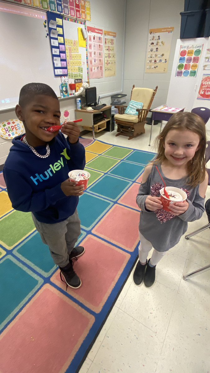 hamm_april's tweet photo. Happy Valentine’s Day! @TweetDCS_DCPS https://t.co/ajytx7LtHd