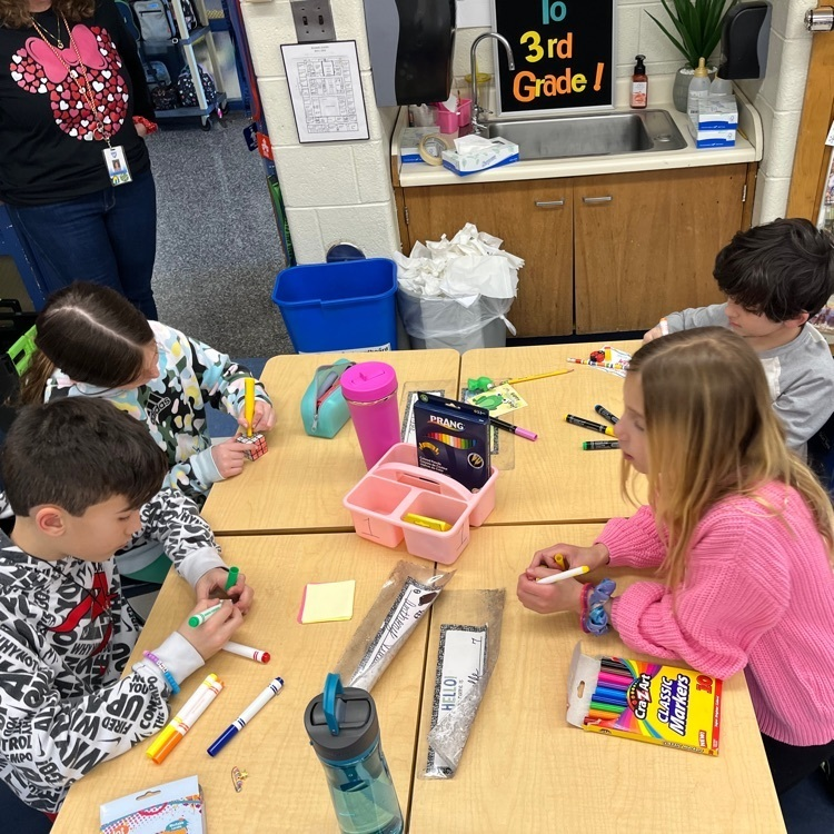 WPSSicomac's tweet photo. Valentine craft and community service project- Sicomac has β€οΈ! #3G #buildingacommunityoflearners #persuingexcellence #sicomac #wyckoff #wyckoffschools https://t.co/QPjNQM24wA
