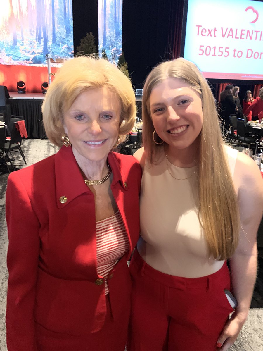 1stLadySC's tweet image. Spent Valentine’s Day in the company of some very special people and listening to incredible stories of survival, strength, and inspiration. @JVCGreenville @PamelaEvette