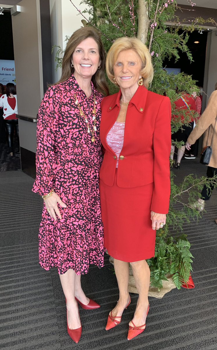 1stLadySC's tweet image. Spent Valentine’s Day in the company of some very special people and listening to incredible stories of survival, strength, and inspiration. @JVCGreenville @PamelaEvette