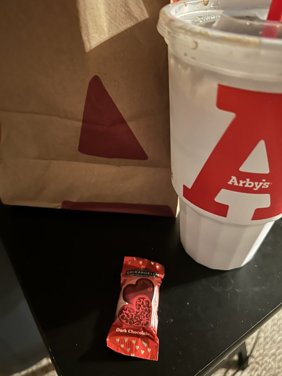 AbbyRaeWI's tweet photo. I ordered double curly fries for my sad girl Valentine dinner and the lovely ladies at @Arbys wished me a Happy Valentine’s Day and gave me this little chocolate. Absolutely made my day and I’m not so sad anymore. https://t.co/YArqCJK68p