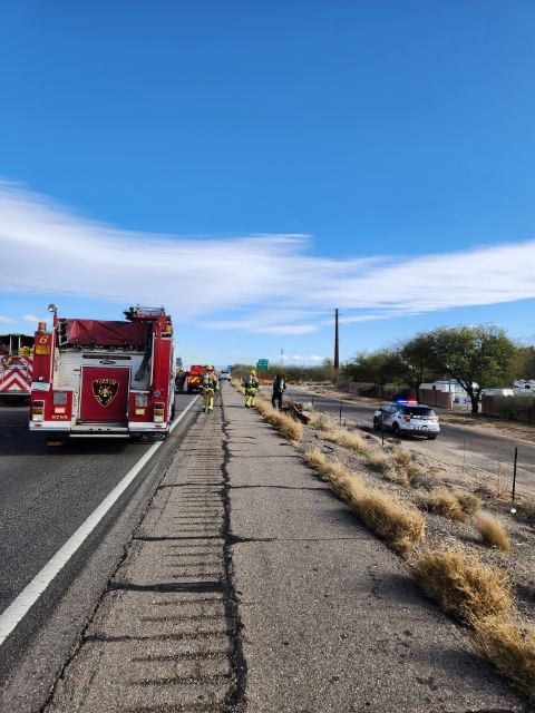 Arizona_DPS's tweet photo. --AZDPS Investigating Collision and Hazardous Materials Spill on Interstate 10 in Tucson--

Updates will be provided when available on our incident management log: ➡️https://t.co/tO7v5IFu7k

#AZTroopers https://t.co/mIzJuNIk42