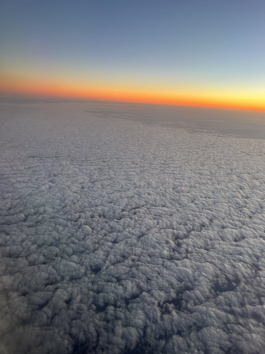 Kzcurls's tweet photo. @AlaskaAir Love my @alaskaair. Here are some views during a recent SEA➡️DCA flight. https://t.co/dmyI1JLh6L