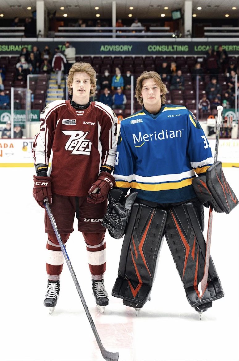 Great buddies <a href="/CharlieBurns35/">Charlie Burns</a> and Sam Mcue making the <a href="/BeaversNOJHL/">Blind River Beavers</a> organization proud. #ohl #NOJHL #proudfamily #beavers #petes #icedogs