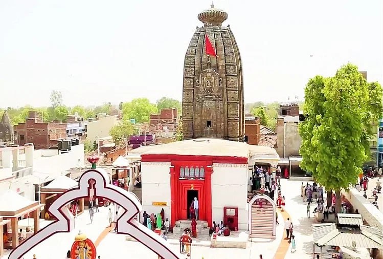 #VishwakarmaJayanti (3.2.23)

The Sun temple at Aurangabad in the state of Bihar is unique. It is believed that Vishwakarma had constructed it overnight. During the Chhat vrat lakhs of Hindus visit the temple to worship the Sun Deity.
 sanatan.org/en/a/91564.html

#विश्वकर्मा_जयंती