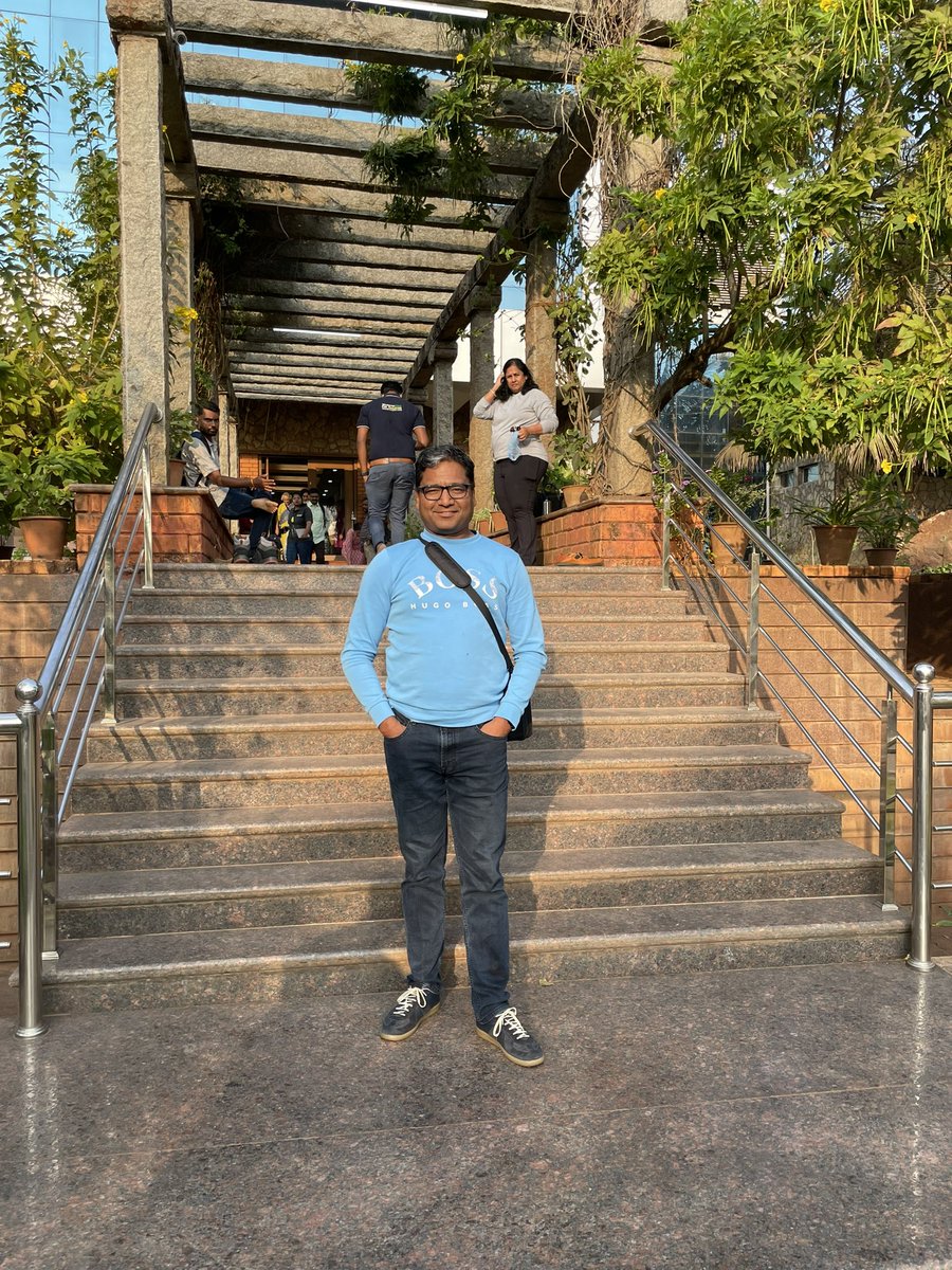 SONOFINDIA's tweet image. How food Leads to an empowered youth, “भूखे पेट भजन ना होए गोपाला”we learned here at @AkshayaPatra kitchen at Hubli. They cook 130000 meals a day. Fantastic operation where tech enables #socialenterprise. Thanks @Sandbox4change #foodforeducation #developmentdialogue