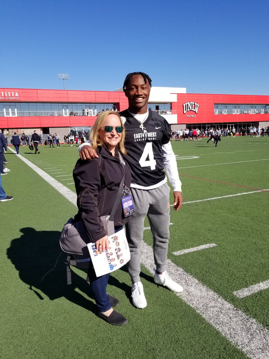 DrMHFriedlander's tweet photo. Can't say enough about what a good dude @ZayFlowers is. I met him the first day of practice at the #ShrineBowl and he took the trouble to say hello every day. 

He was there for his own team's practice (West) every day AND even stayed for the East Team once day. https://t.co/x2Mc5aicwP