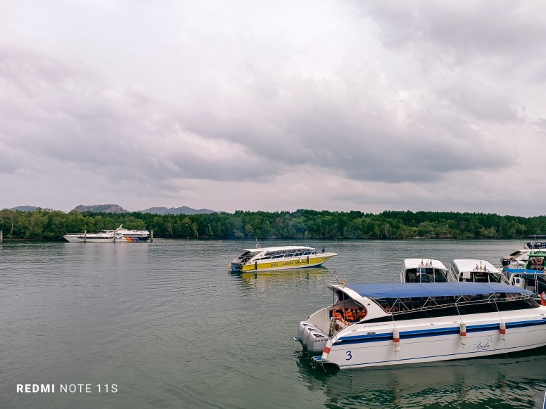 XiaomiThailand's tweet image. ให้ #RedmiNote11S กล้องหลัง 108 ล้านพิกเซลบันทึกทุกความทรงจำอย่างละเอียดที่ อุทยานแห่งชาติตะรุเตา🚤🏝️

📸: Abzolute Review

ราคา 7,999.-

🛒ช้อปเลยที่ Xiaomi Store ร้านค้าตัวแทนจำหน่ายทั่วประเทศ
Shopee: bit.ly/3fXJnCr
LZD: bit.ly/33N7hhN

#108MPCamera