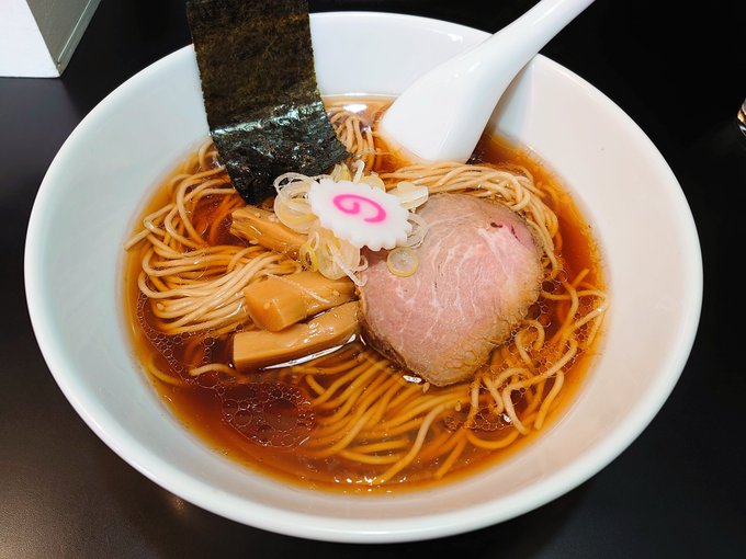 地元ナポリタンNo.1決定戦!52日目「中華そば+唐揚げ、アイスコーヒー+チョコレートタルト」冷えた体に中華そばのスープが染みる、そして温まった体にアイスコーヒーが染みる、人類はついに温冷の永久機関を手に入れた。 