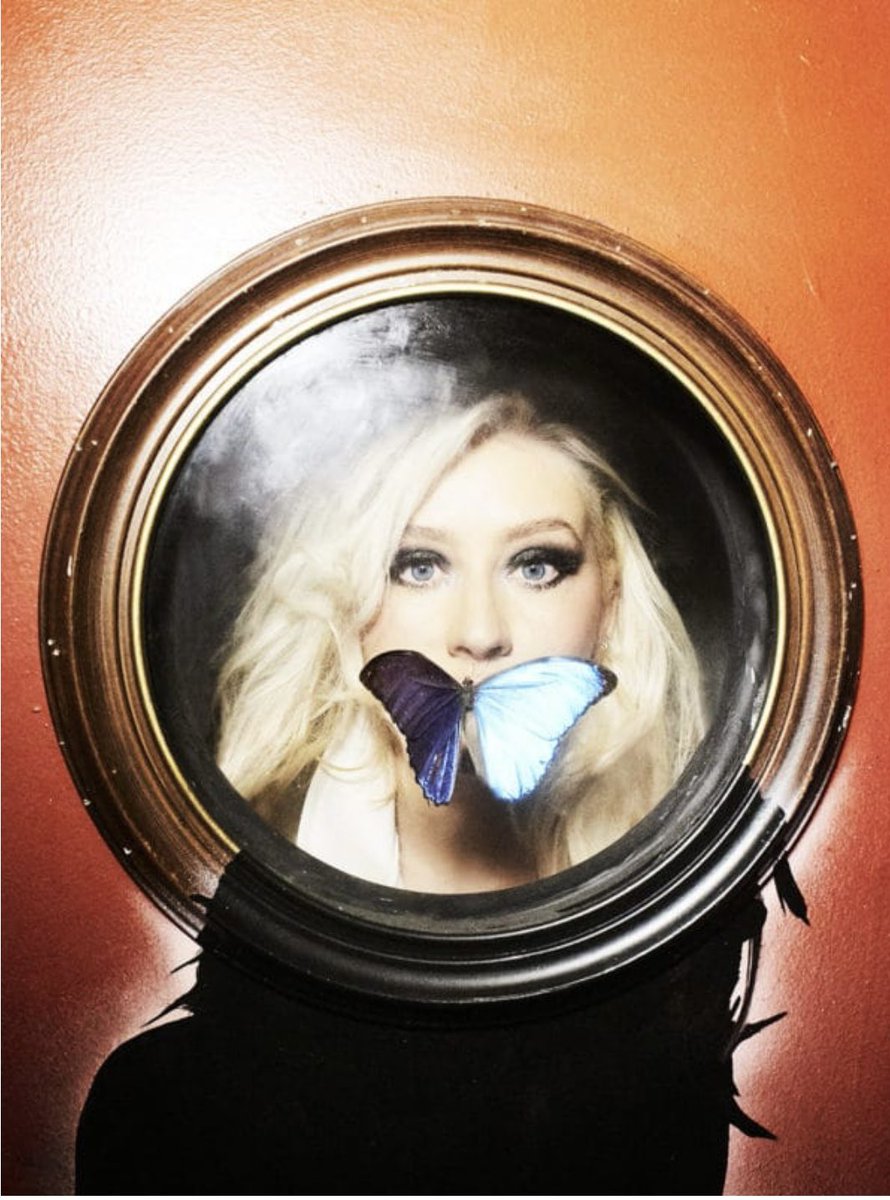 TruthOnSymbols's tweet image. A butterfly silencing Christina Aguilera – a classic symbol representing the MK slaves silenced by their programming. 

#symbolism #MonarchProgramming 

vigilantcitizen.com/pics-of-the-mo…