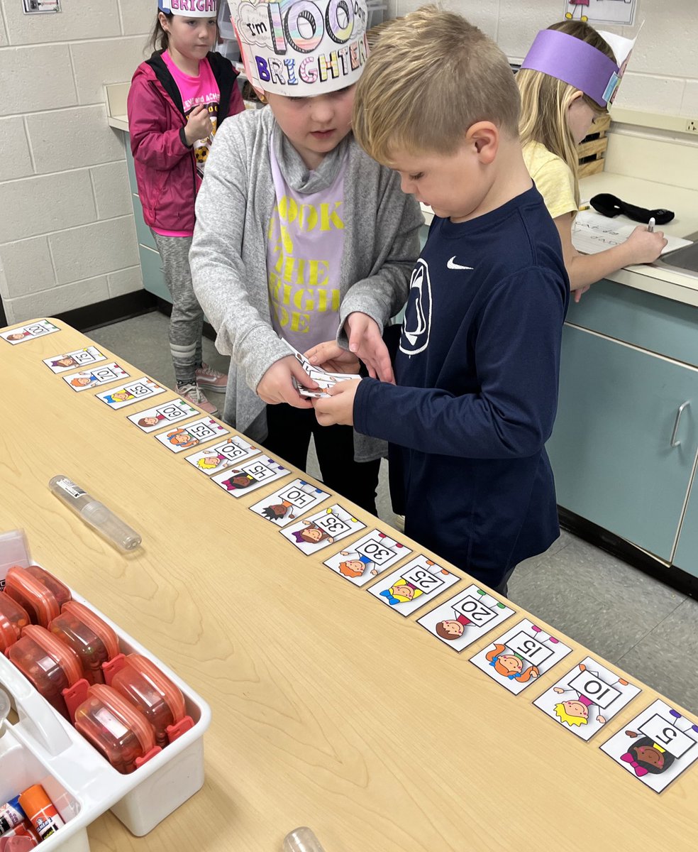 HIP HIP HOORAY! It’s the 100th day! We used the power of teamwork to complete challenges in 100 seconds. #BSSDProud #OakFlatProud