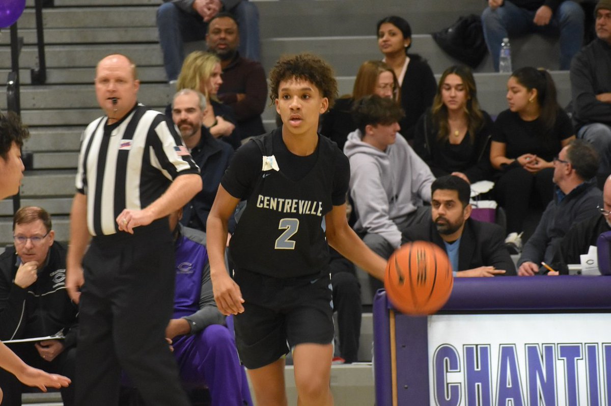 novahoopsCom's tweet photo. Despite an inspired effort by Hudson Acocella and Chantilly, Centreville's youth spoiled the Chargers' senior night Thursday. Sophomore Jaxson Davis had 18, while freshman Will Robinson had 17 to lead @CentrevilleAth1 to the victory. Story, box score here: https://t.co/dsCxA5QJfd https://t.co/lra9X5RiVf