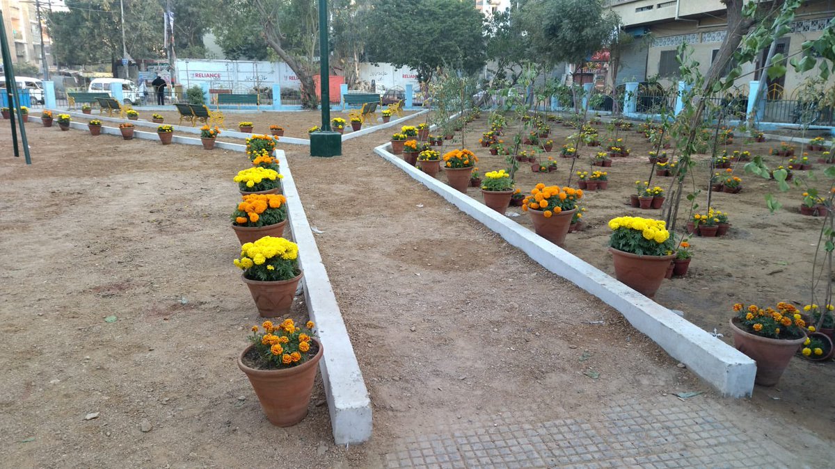 DCKhiCentral's tweet photo. #Project48 of #Project100 is the Usman Ghani Park in Block 9 Gulberg. This small neighbourhood park has a children component and a fruit forest. This is developed by DMC Central Park Department. https://t.co/SDiSDv0apL