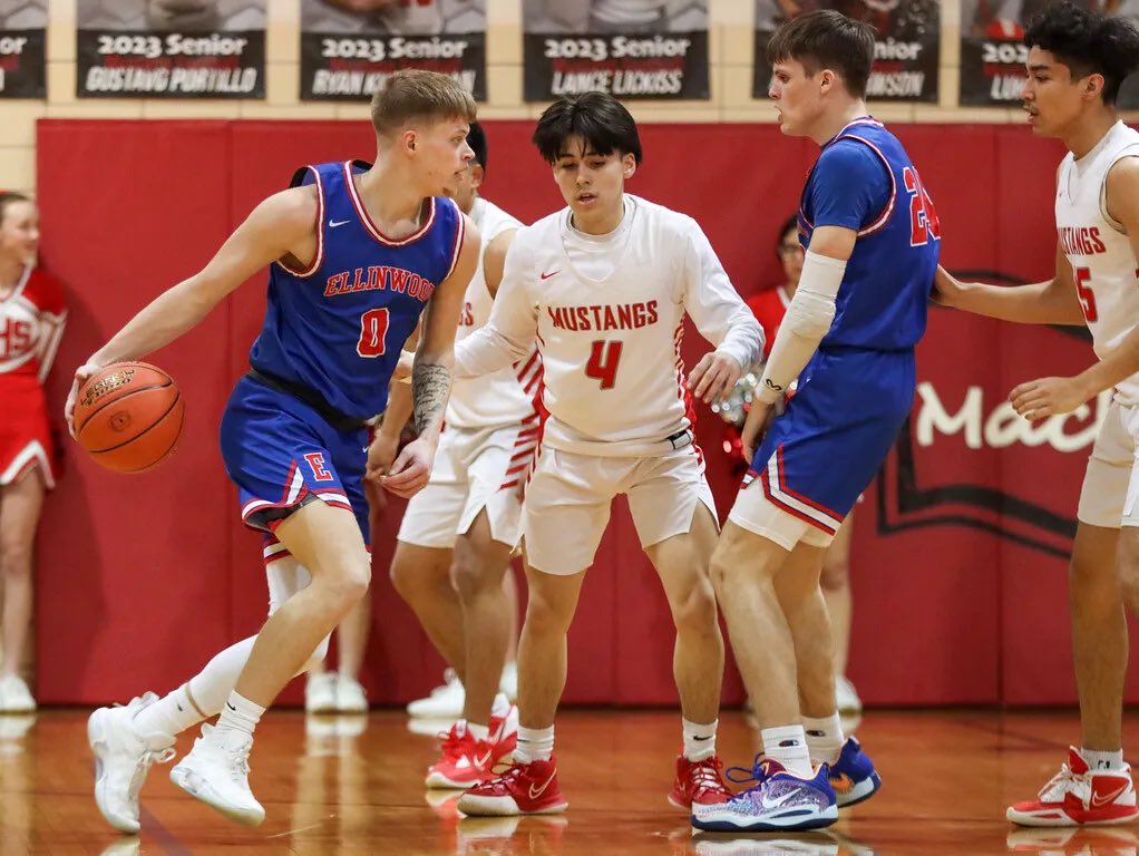 sportsinkansas's tweet photo. Basketball in Kansas: How undefeated Ellinwood boys and Brit Dutton became historically offensively efficient - @cnichollHays takes a look. 

VIEW: https://t.co/S71we496we

Powered by @MammothBuilt @WatcoRail @SAFEks @nextechwireless @AmericanImp 

📸: Tessa Lickiss https://t.co/WuFGlEnTGQ