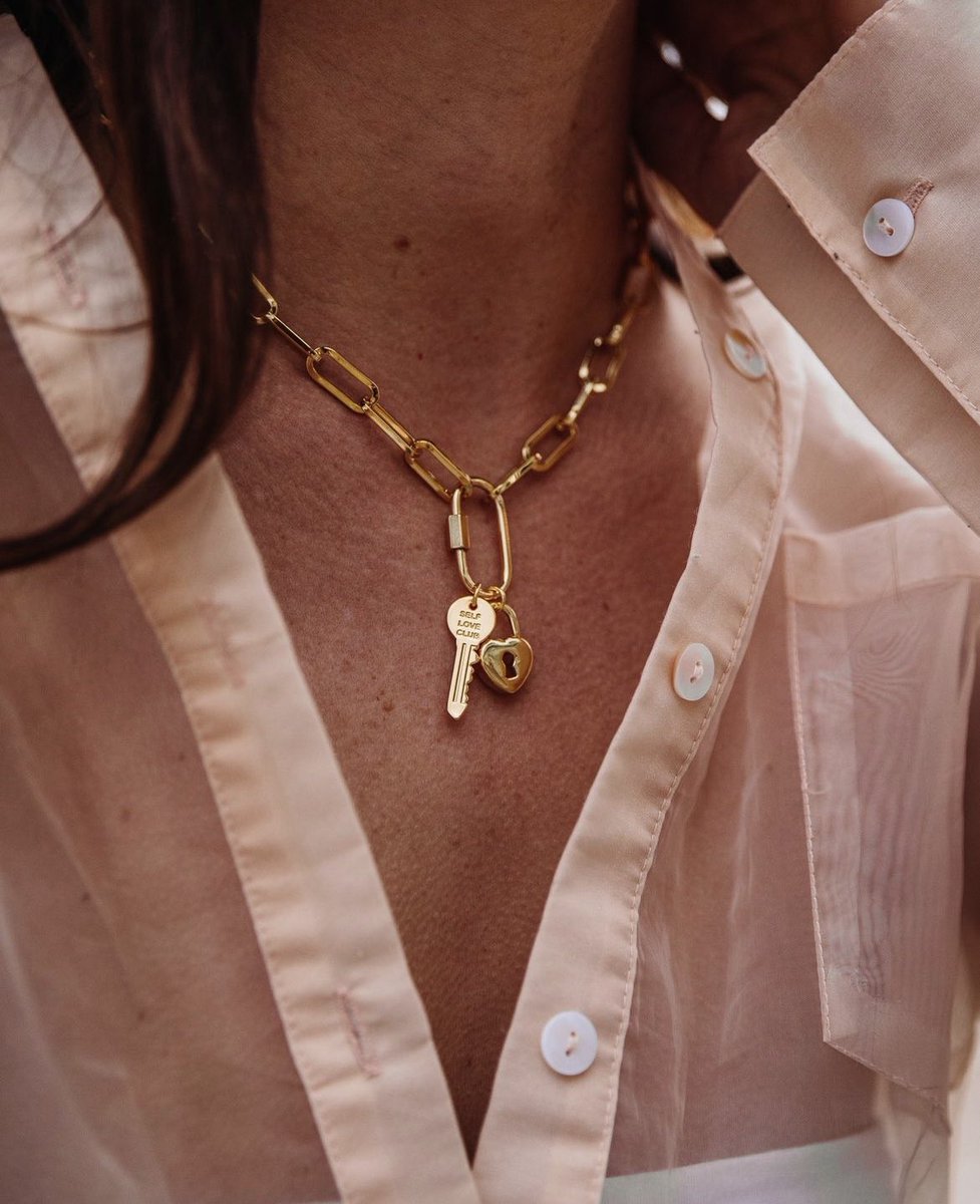 Restock Alert! The SELF LOVE CLUB Lock + Key Necklace 💖 Self love is the best love! Wear the Self Love Club Necklace as a reminder to keep choosing yourself. ✨
thegivingkeys.com/products/self-…