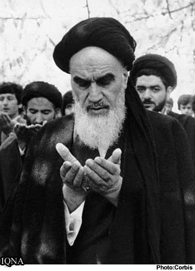 من اقوال الامام الخميني قدس سره
لا اشكال في قلة العدد، اذا وجد الايمان القوي.
كل المصائب سببها ضعف الايمان واليقين.
