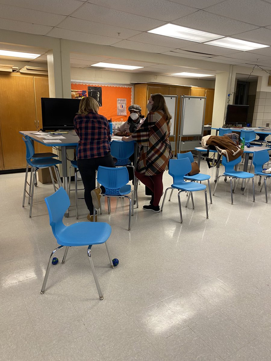 Lisa Selby tweet media