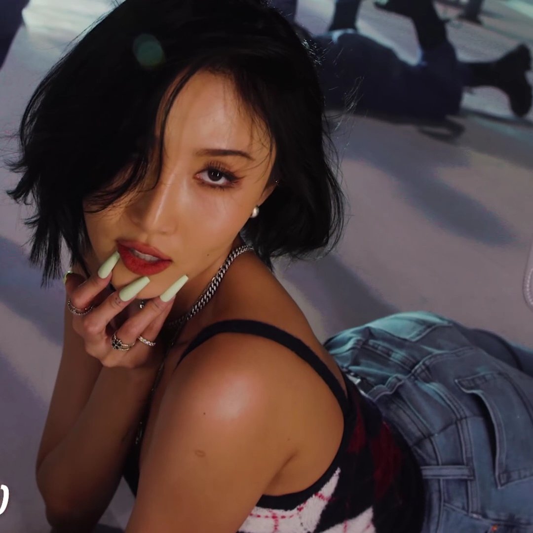 mamamoofiles's tweet photo. short hair hwasa >> https://t.co/QXHukNhwWH