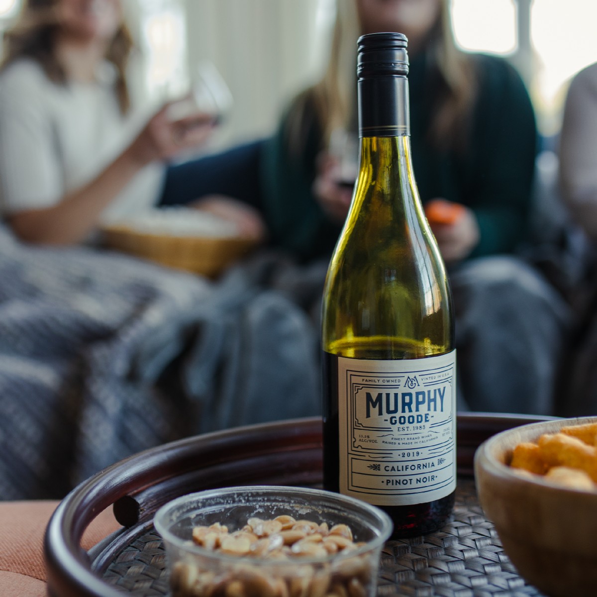 MurphyGoodeWine's tweet photo. Winter essentials: Blankets, snacks, friends & the #GoodeStuff. https://t.co/xrYzklddwQ