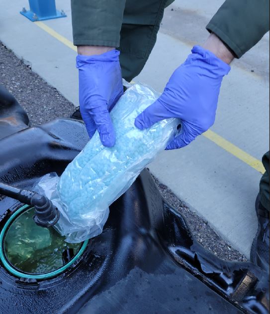 USBPChief's tweet photo. $4M worth of Fentanyl Seized in San Diego Sector!

That's enough Fentanyl to kill over 30 million people! Keeping these drugs from reaching our communities is a top priority! In Jan., we saw a 300% increase in Fentanyl seizures compared to a year ago.

https://t.co/G0JlssD25r https://t.co/EP8cp1pKjS