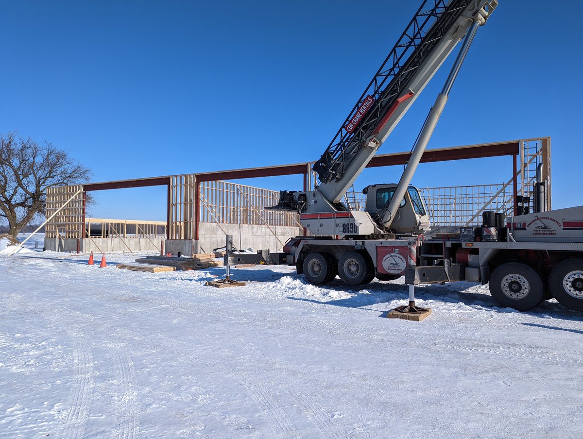 VanderlaanAl's tweet photo. Wall day on this 80'x120' shop /commodity building. https://t.co/ddf89IBAZr