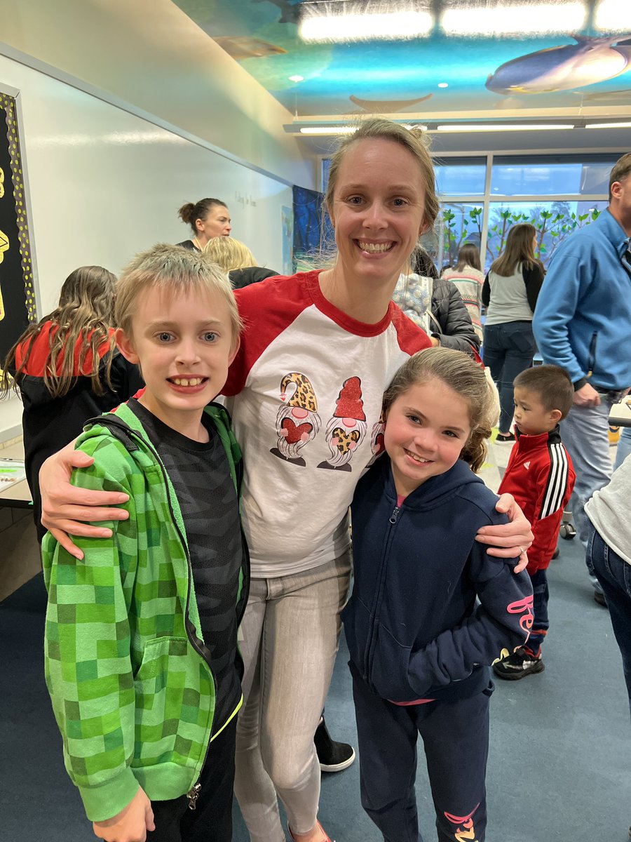PercyYearbook's tweet photo. Curriculum night has been fun so far! #ASEUnderTheStars #ASEPanthers #curriculumnight https://t.co/zNuTZ954Tl