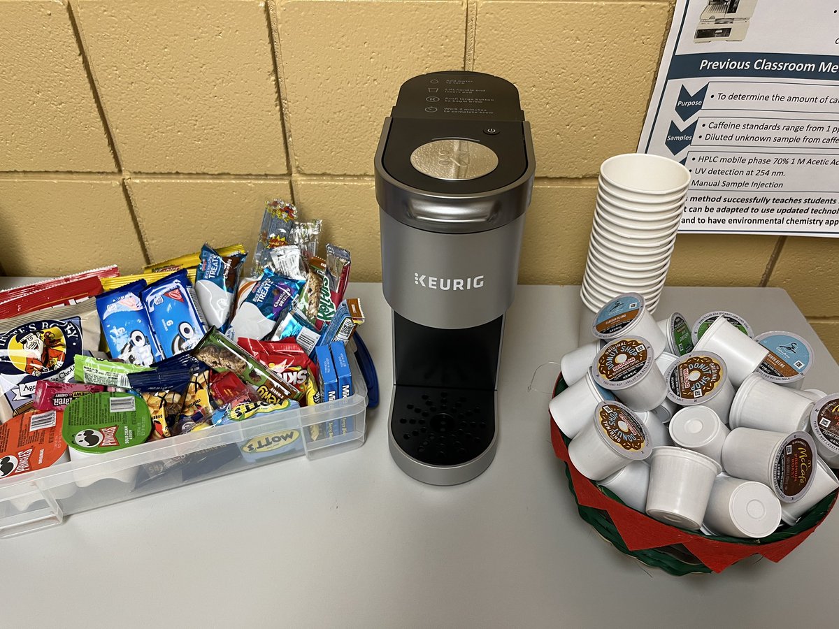 Coffee and snacks in the Honors Lounge!