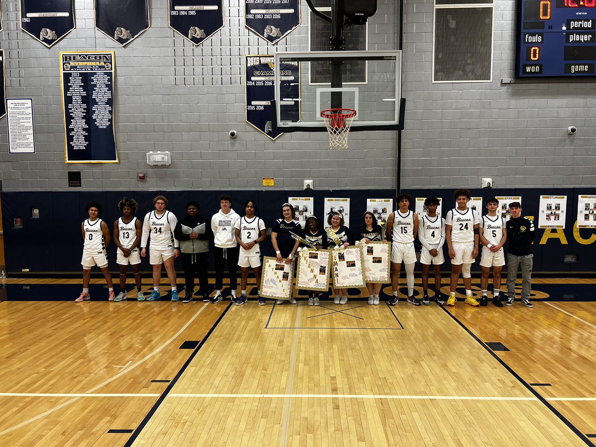 BCSDBulldogs's tweet photo. Great night celebrating our Senior Cheerleaders &amp; Basketball players! 🇺🇸🏆🥇🏀📣🏆🥇🇺🇸@beaconbball @CheerBcsd https://t.co/dIUb5l87qE