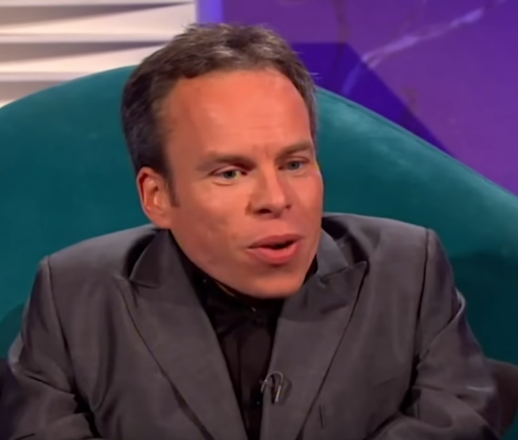 A Happy Birthday to Warwick Davis who is celebrating his 53rd birthday today. 