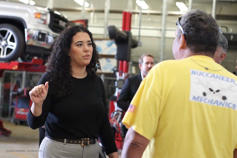 SouthDadeHS's tweet photo. We would like to express our appreciation for having Florida Senator @AlexisMCalatayu visit our #BUCTACULAR school today! It was an honor to have you! We look forward to having you back soon.  #BUCNATION 🏴‍☠️ @MDCPS @MDCPSSouth @miamimagnets @SuptDotres @SDPrincipalJCD https://t.co/2An5YJK2Tg