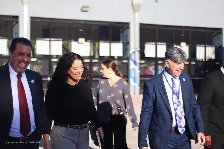 SouthDadeHS's tweet photo. We would like to express our appreciation for having Florida Senator @AlexisMCalatayu visit our #BUCTACULAR school today! It was an honor to have you! We look forward to having you back soon.  #BUCNATION 🏴‍☠️ @MDCPS @MDCPSSouth @miamimagnets @SuptDotres @SDPrincipalJCD https://t.co/2An5YJK2Tg