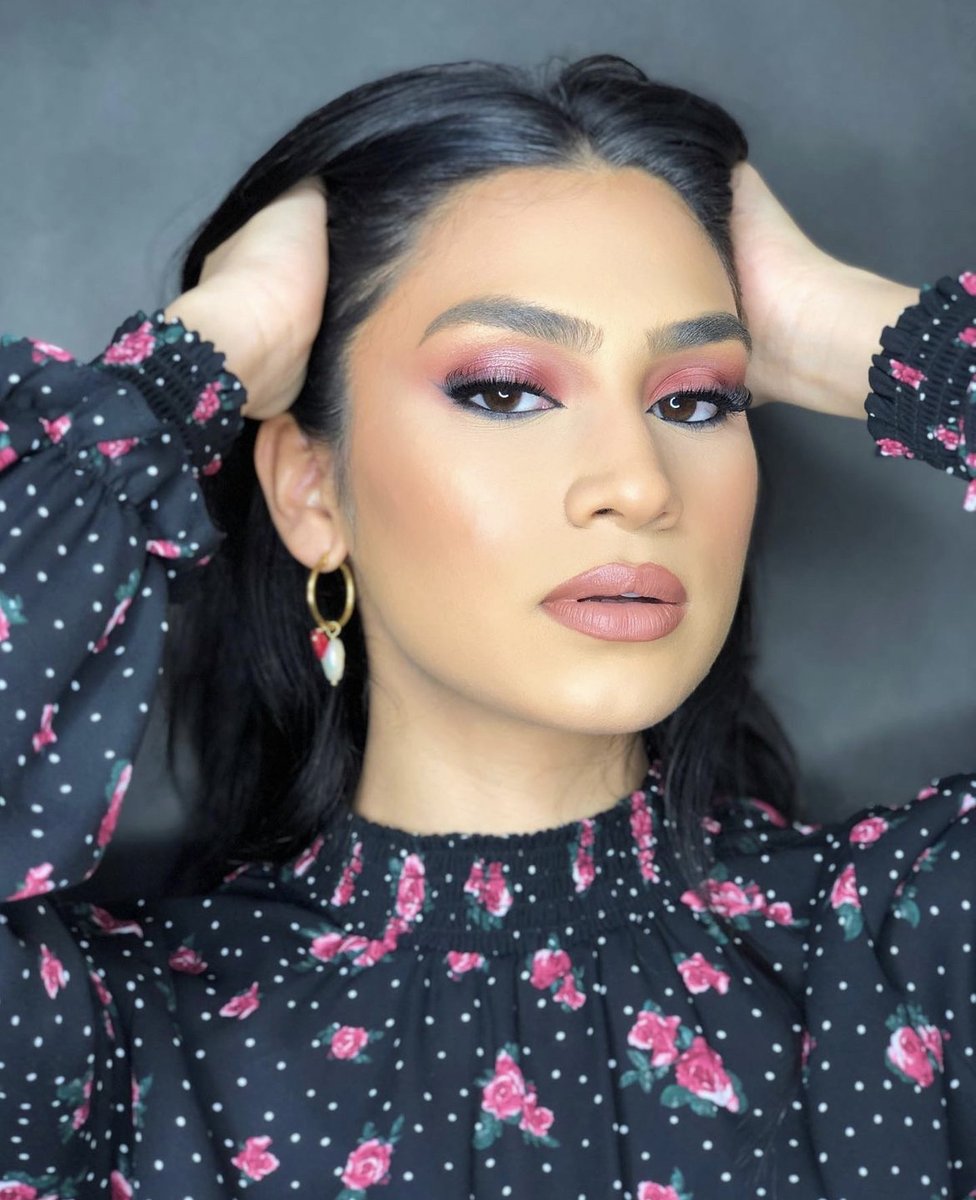 ProfusionCo's tweet photo. Heart eyes for this pink glam 😍 @_salmasmakeup used our Mauves palette to create this soft makeup look 💗
Shop our everyday Mauves palette online!
___________________
#profusioncosmetics #profusion #everydaymakeuplook #softmakeup #pinkeyeshadow #bbloggers #makeupmafia #drugst https://t.co/4iwghoJu1q