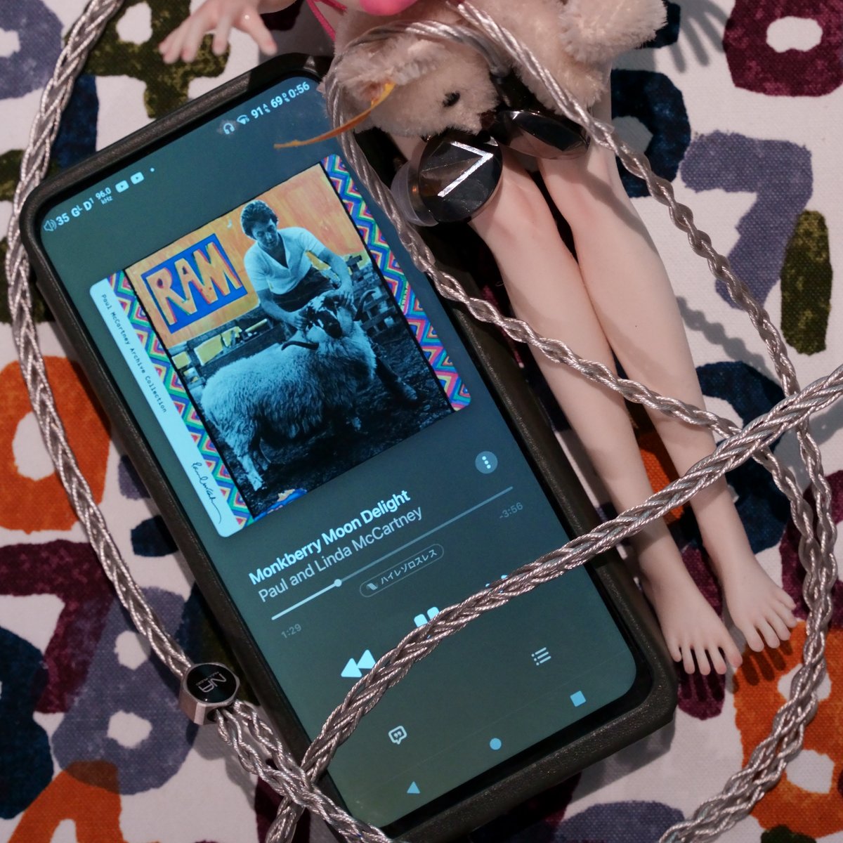 contaprism's tweet image. あらためてポールさん聴いてみてもやっぱりネナちゃん(7Hz i99)がいちばんいい🙂

教訓：お気に入りイヤホンは決して手放してはいけない😶

#7hz #i99 #nullaudio #lune