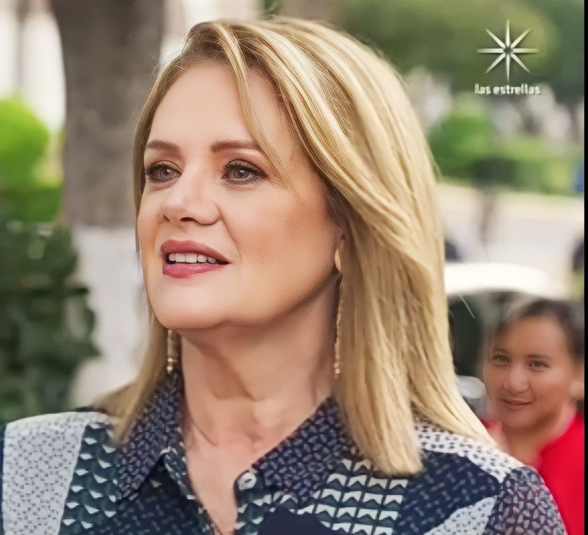 flaviabia2611's tweet photo. Lista para más un capítulo 🙋 #PerdonaNuestrosPecados 
#TeamEstela 😍 https://t.co/R5uPQZMqjs