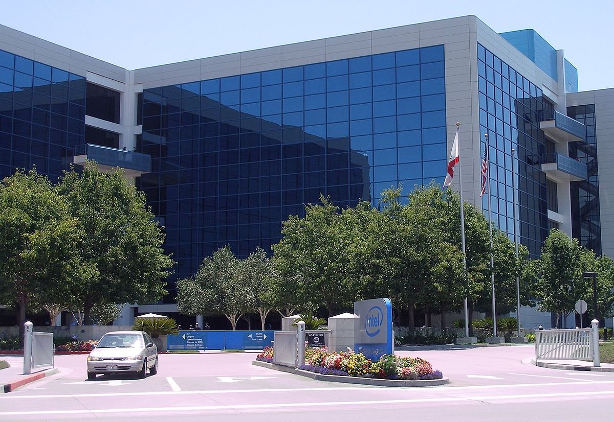 AmgadSweidaan's tweet photo. live and breath #INTEL https://t.co/J7qXXrQMnA