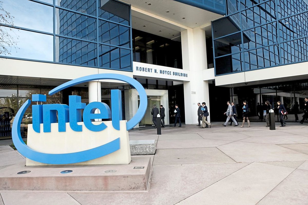 AmgadSweidaan's tweet photo. live and breath #INTEL https://t.co/Vq565E11p5