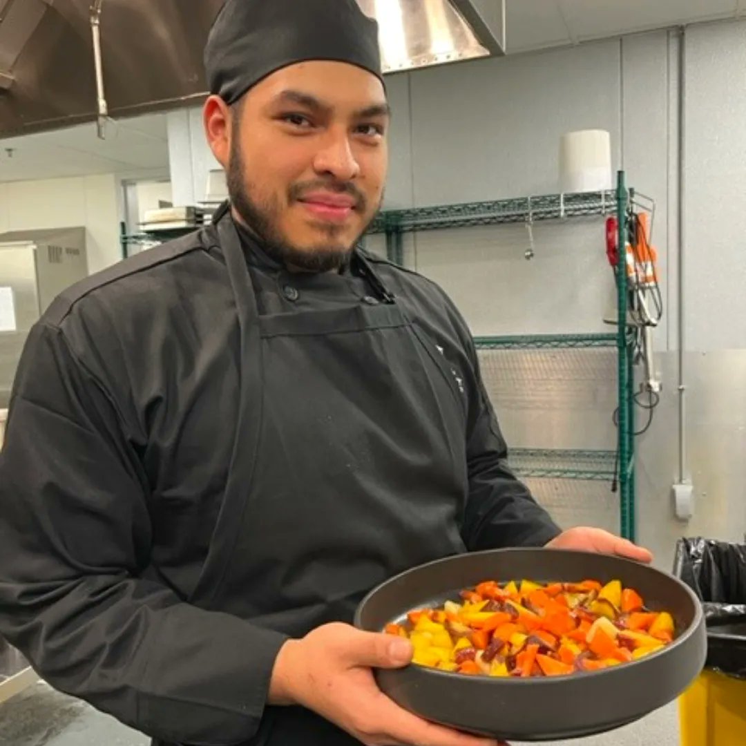 lahospitalityec's tweet photo. Sautéing is a quick, high-heat method ideal for foods that only need brief cooking, such as the vegetables we cooked today. 🥕🥔 

#culinaryschool #hospitality #culinaryservices  #careers #culinarycareer #cook #culinaryindustry  #cooking #lahec #culinaryschool #sautee https://t.co/c7jeMSdgwD