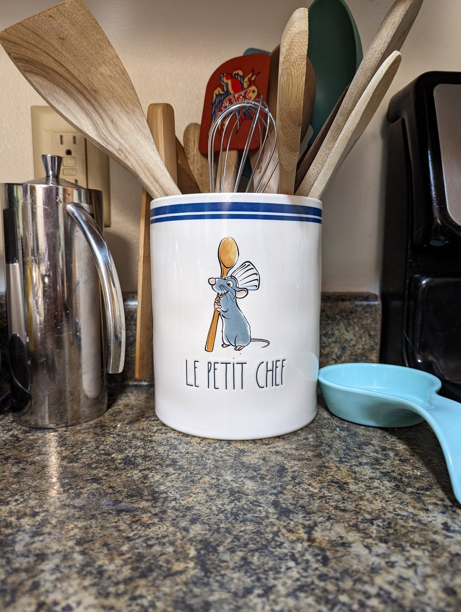 allyzike's tweet photo. everybody look at my new jar. I love him. https://t.co/UNZcx8ZDdC