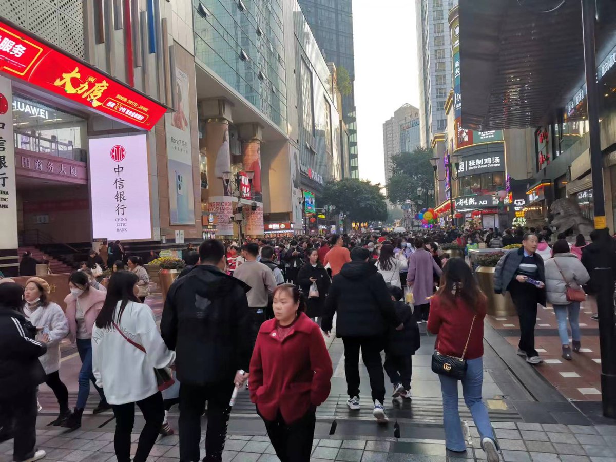 zhtiantao's tweet photo. Back to work from the Lunar New Year, Let enjoy again about the "People Mountain People Sea". https://t.co/U2vUgOF8A3