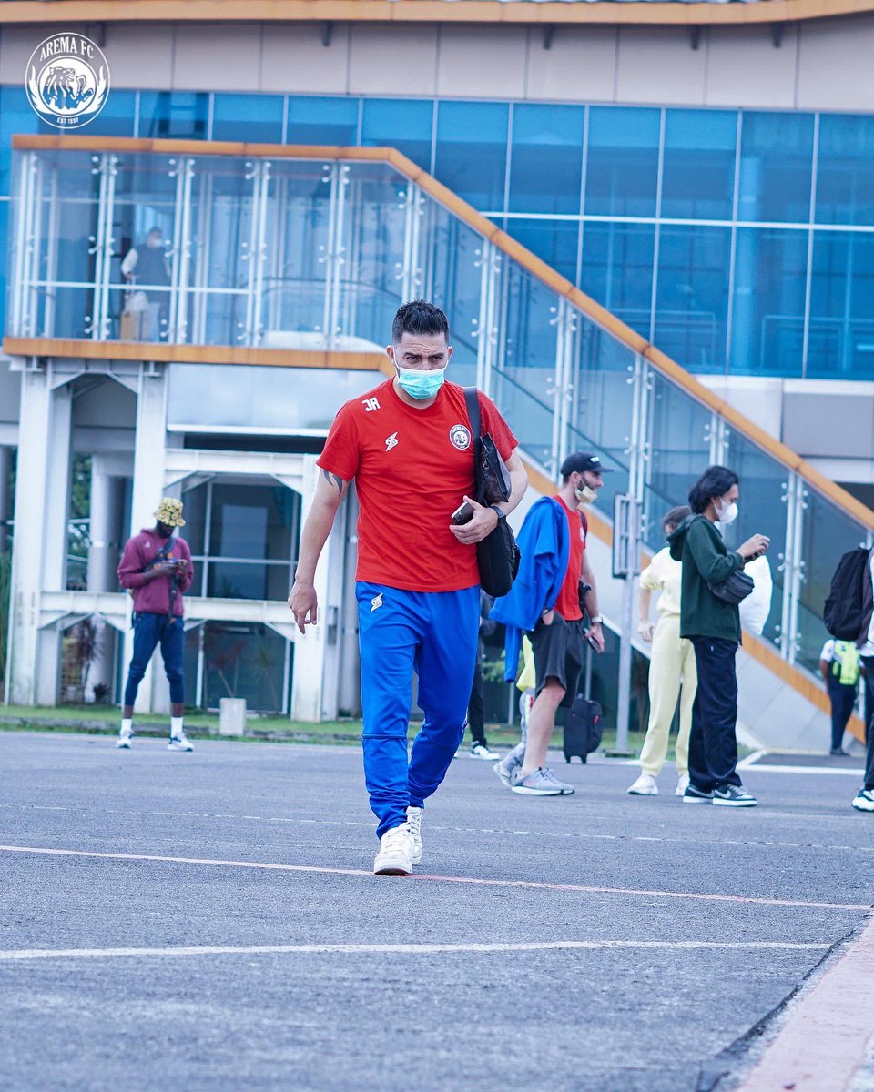 Terus melangkah 🐾🦁

#usuttuntas #tegarbersatubangkitbersama 
#aremafc #aremania #salamsatujiwa
#bangkitbersama #briliga1kembali #BriLiga1